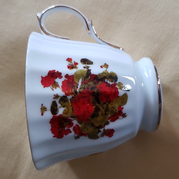 Porcelain Tea Cup - Picture 1 of 7